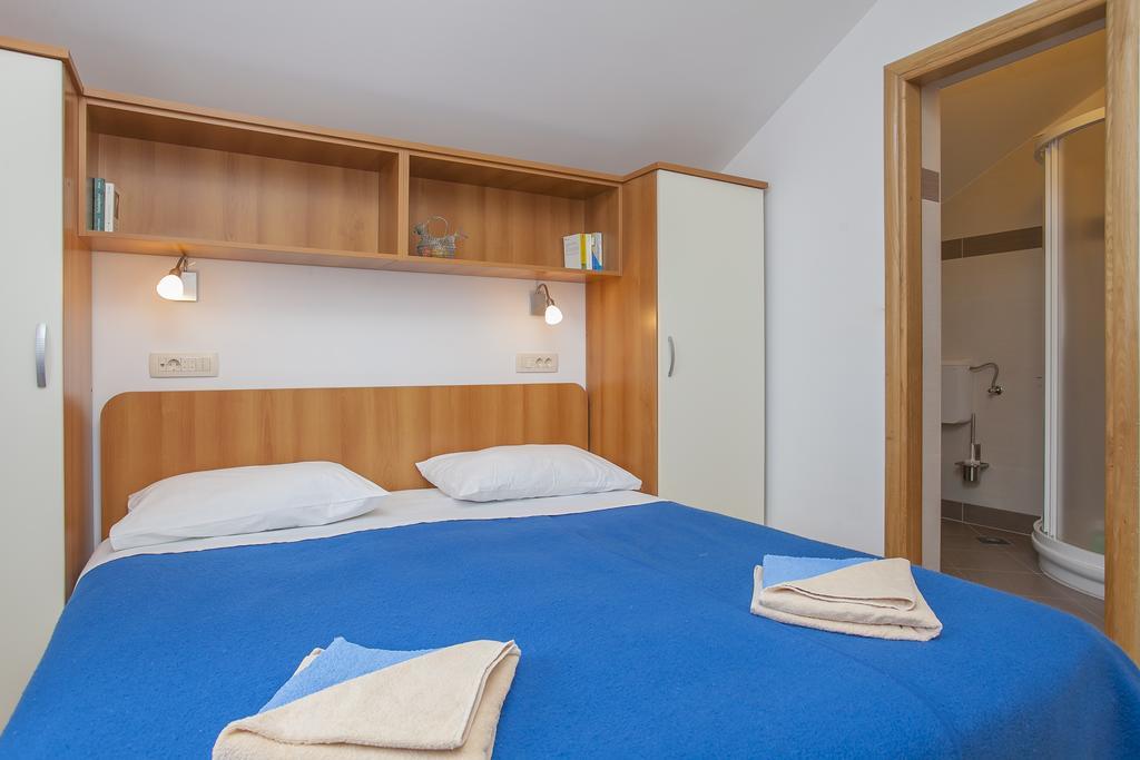 Apartments Villa Maris Lumbarda Habitación foto