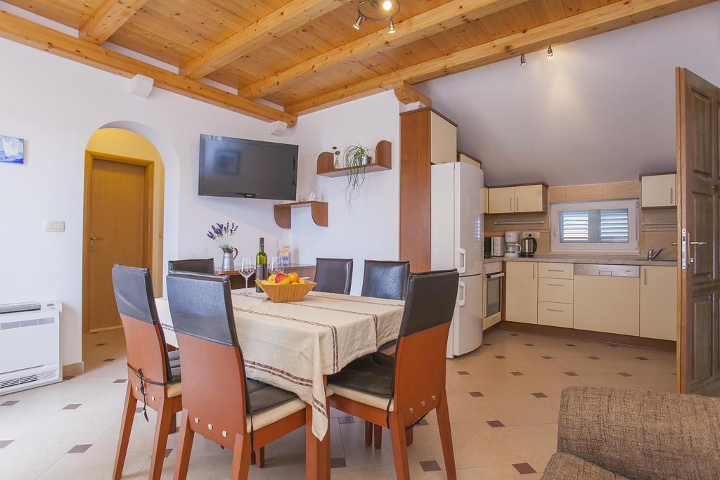 Apartments Villa Maris Lumbarda Habitación foto