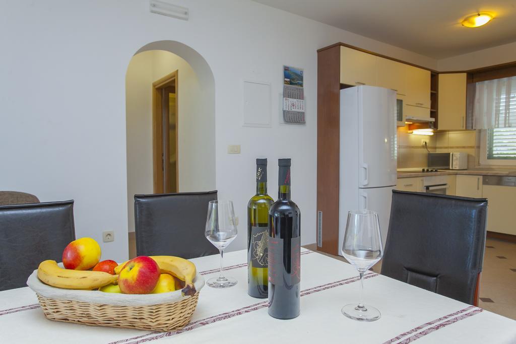 Apartments Villa Maris Lumbarda Habitación foto