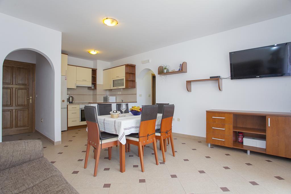 Apartments Villa Maris Lumbarda Habitación foto