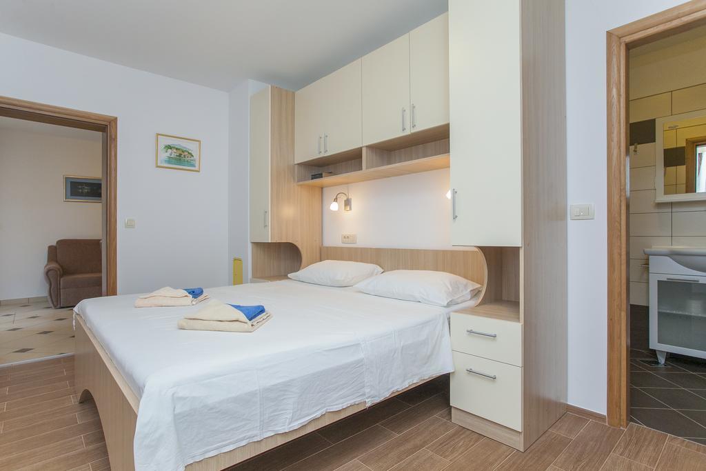 Apartments Villa Maris Lumbarda Habitación foto
